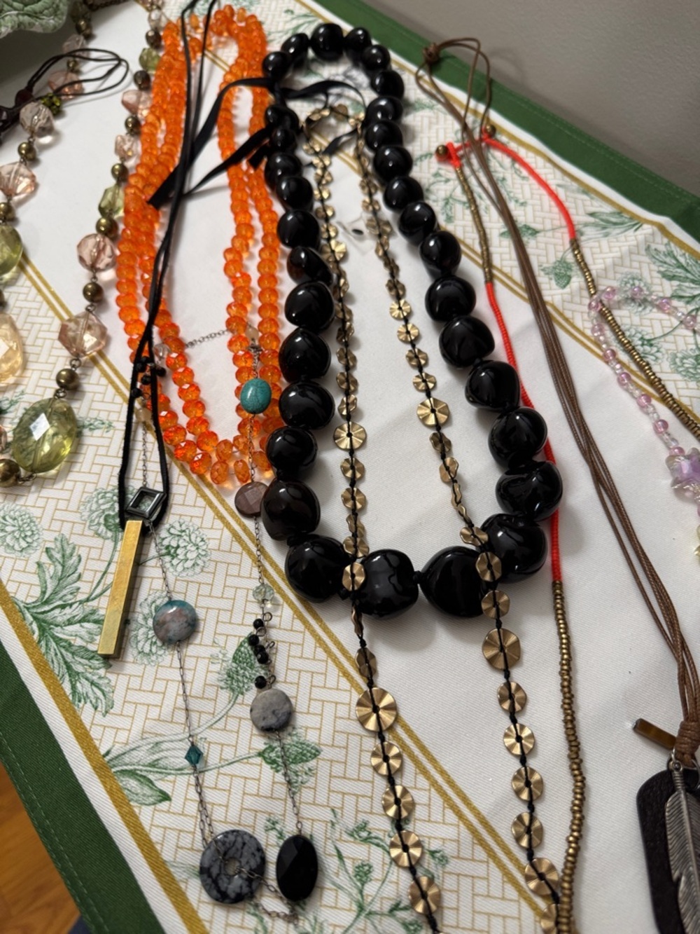 Women's Necklace Bundle Statement Necklaces - Unbranded 16 pieces - Picture 5 of 6